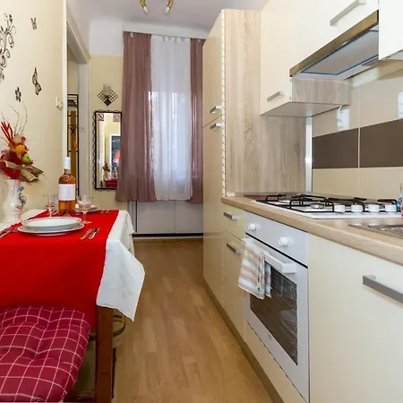 By The Sea - 13293 Apartman